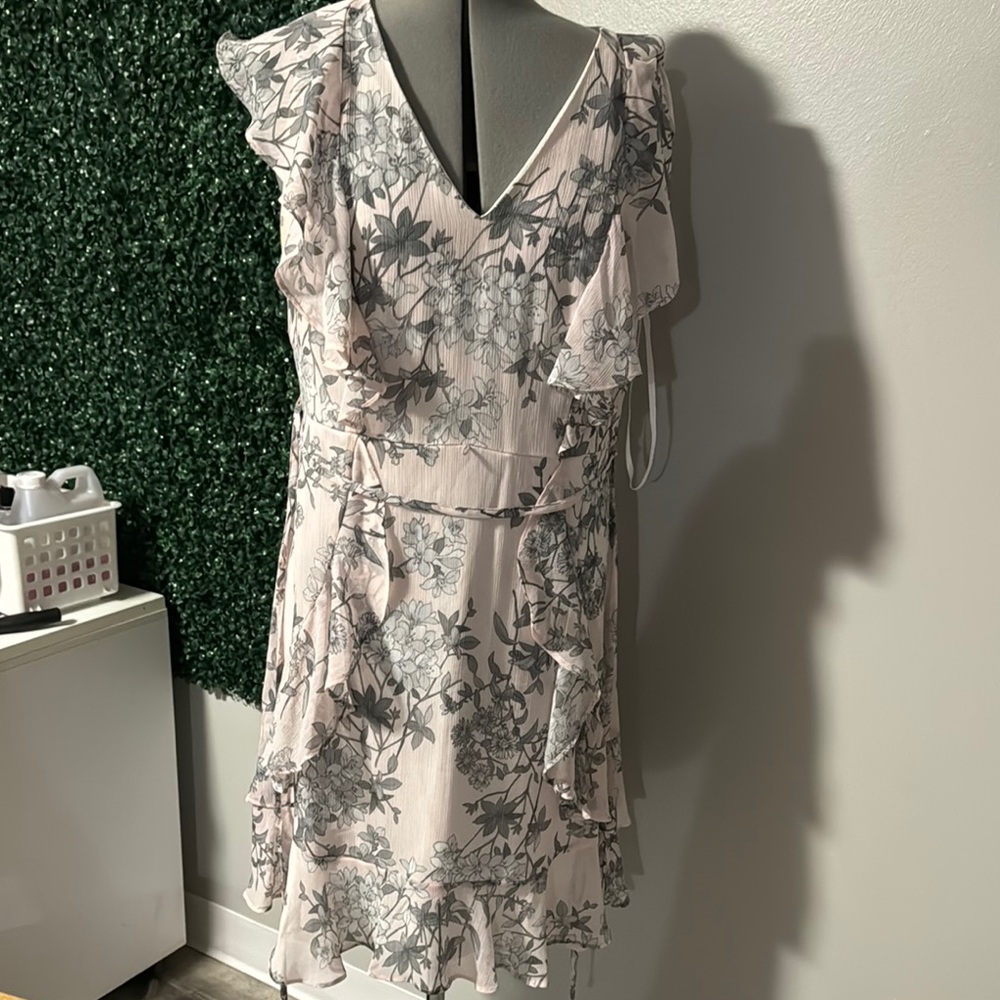 Floral V-Neck Ruffle Dress